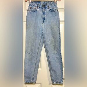 Vintage Levi's 521 Jeans, Womens Size 6S Tapered Leg, MOM Jeans, Acid Washed
